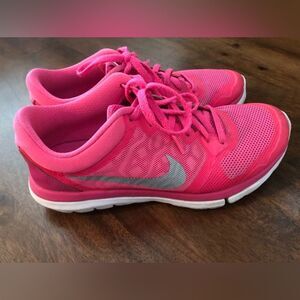 Women’s Nike Sneakers Tennis Shoes Hot Pink 7